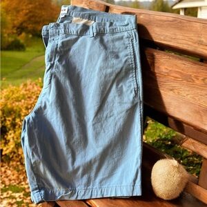 Like New Men’s Saddlebred Light Blue Shorts